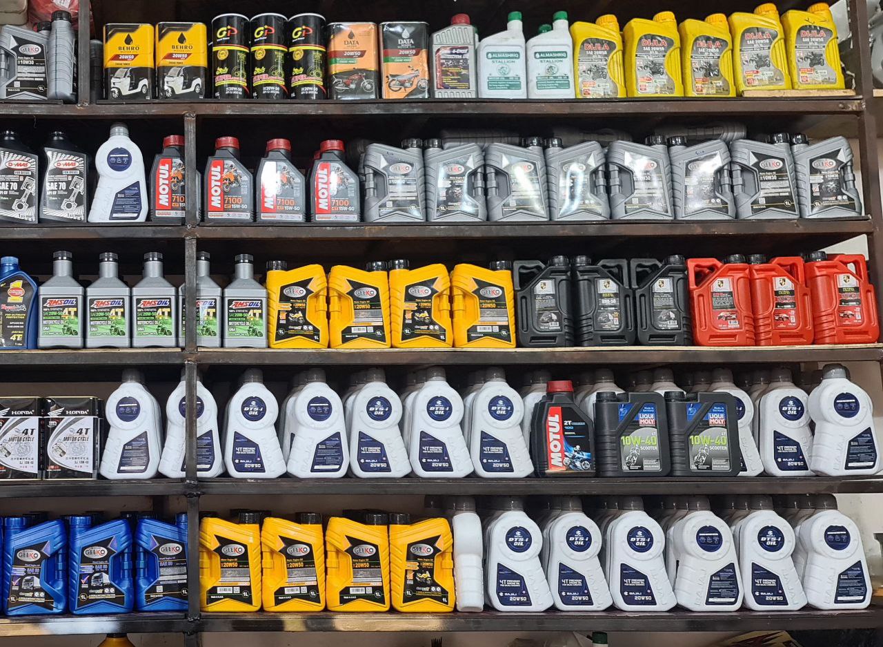 زيوت. إطارات. عدد.